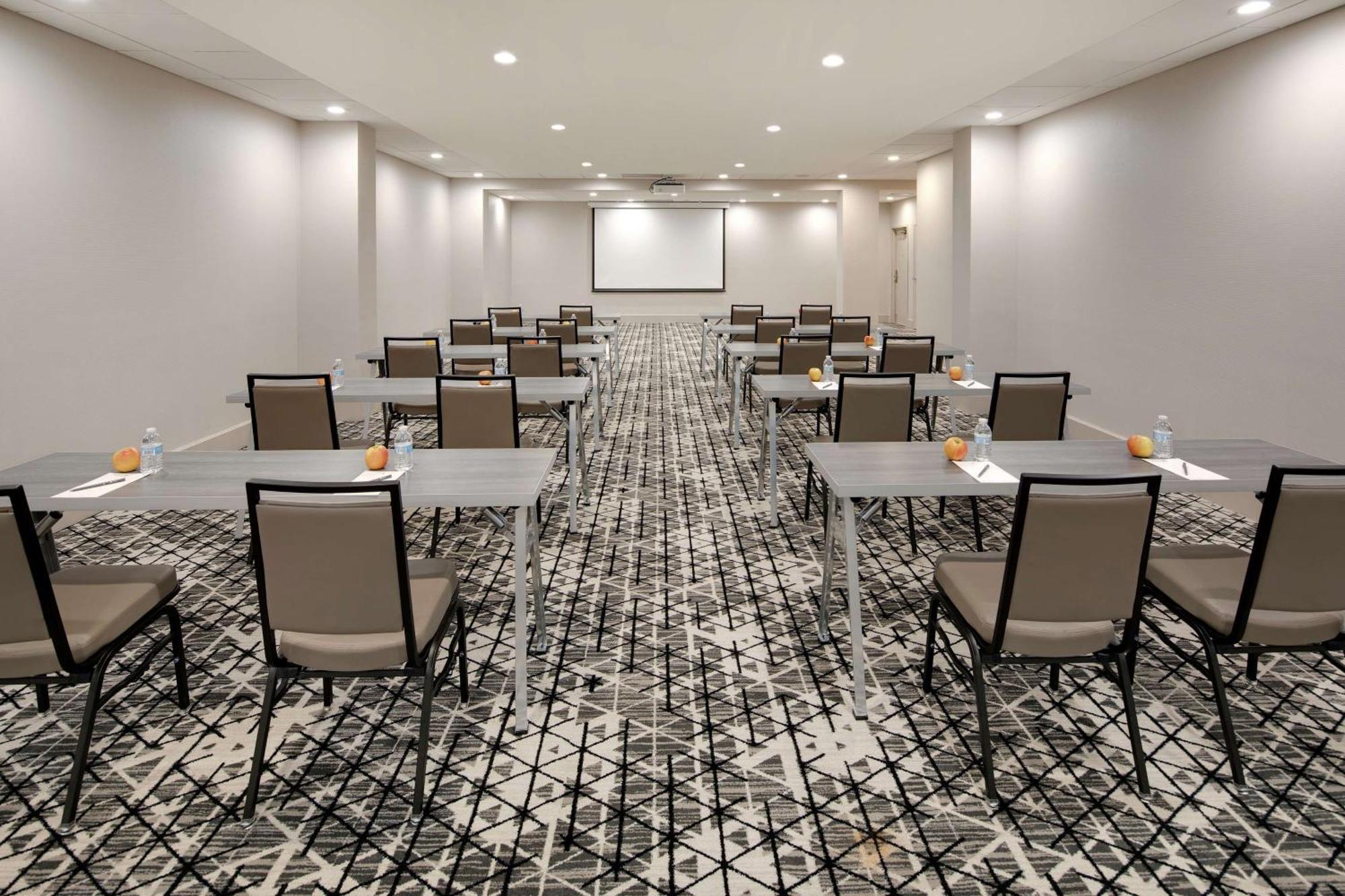 Embassy Suites By Hilton Atlanta Perimeter Center Sandy Springs Exterior foto
