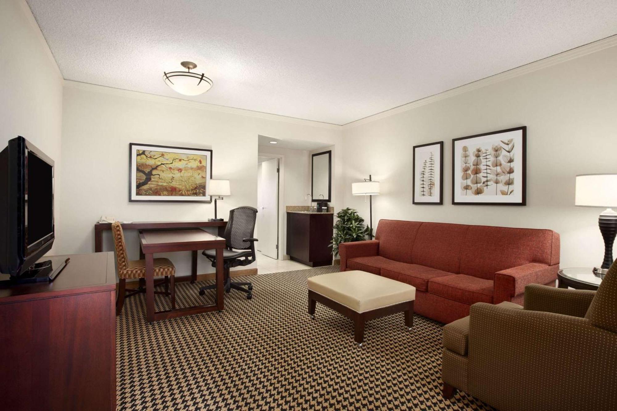 Embassy Suites By Hilton Atlanta Perimeter Center Sandy Springs Exterior foto